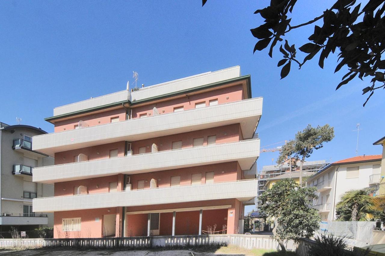 Milan Apartman Caorle Kültér fotó