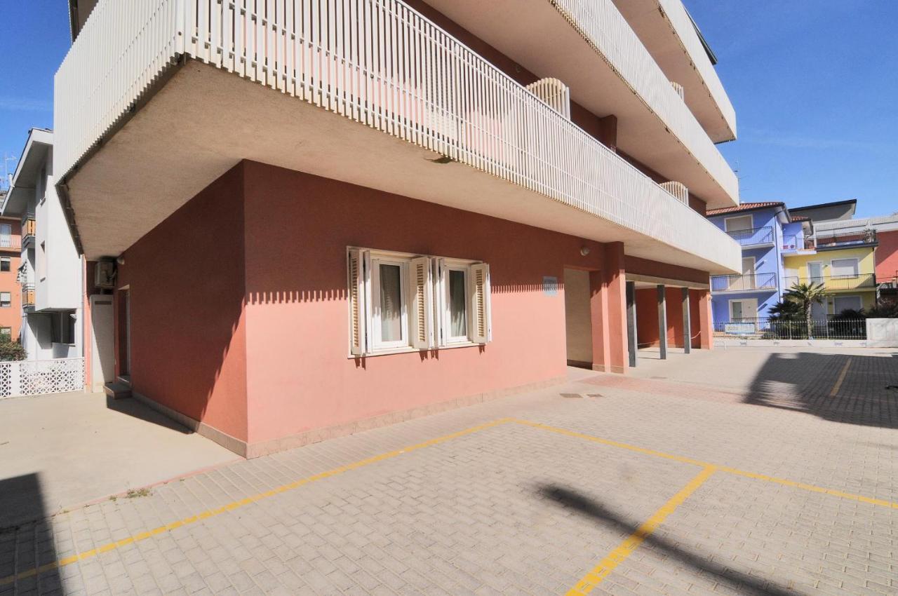 Milan Apartman Caorle Kültér fotó